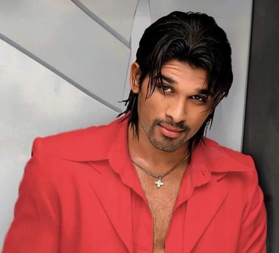 dinesh_edts's tweet image. Desamuduru 💥
@alluarjun #puspha 
#AlluArjun𓃵