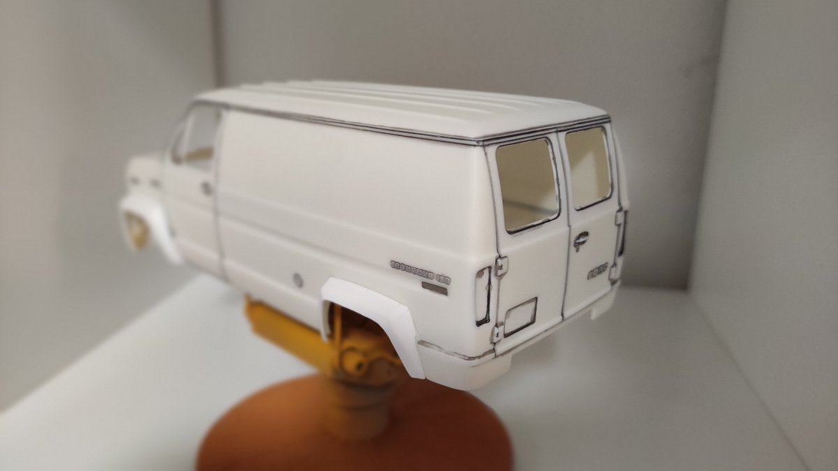 sebaer82's tweet image. Starting a model from AMT: Ford Econoline
- chassis is done so fare
- body is prepared for painting
- engine is ready for painting (but this is not visible after preparing in the chassis)
#amtmodels #ford #124scale