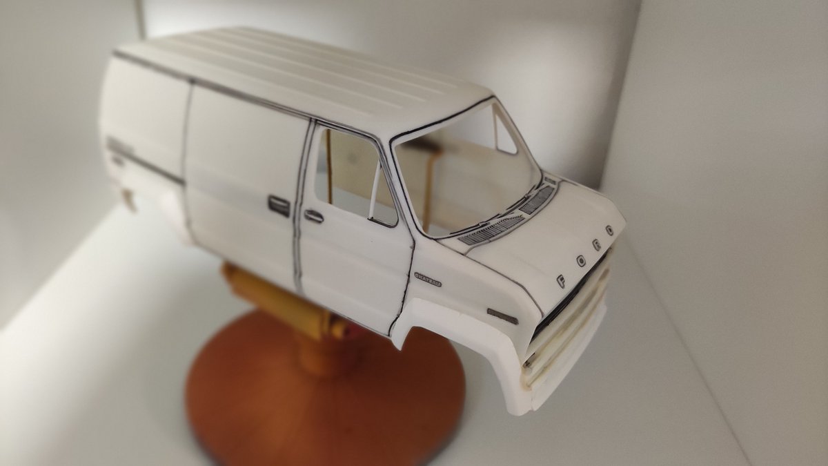 sebaer82's tweet image. Starting a model from AMT: Ford Econoline
- chassis is done so fare
- body is prepared for painting
- engine is ready for painting (but this is not visible after preparing in the chassis)
#amtmodels #ford #124scale