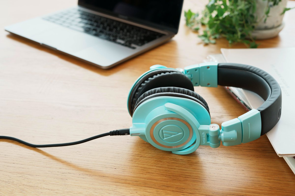 USAudioTechnica's tweet photo. They're here! Limited-Edition Ice Blue ATH-M50x and ATH-M50xBT2 have landed 💙🧊Get your hands on a pair!
Wired: https://t.co/lEr0qHYHP8
Wireless: https://t.co/CrmdxMo6FJ
#IceBlue #M50x #M50xBT2 #AudioTechnica https://t.co/BRsJfKGhgR