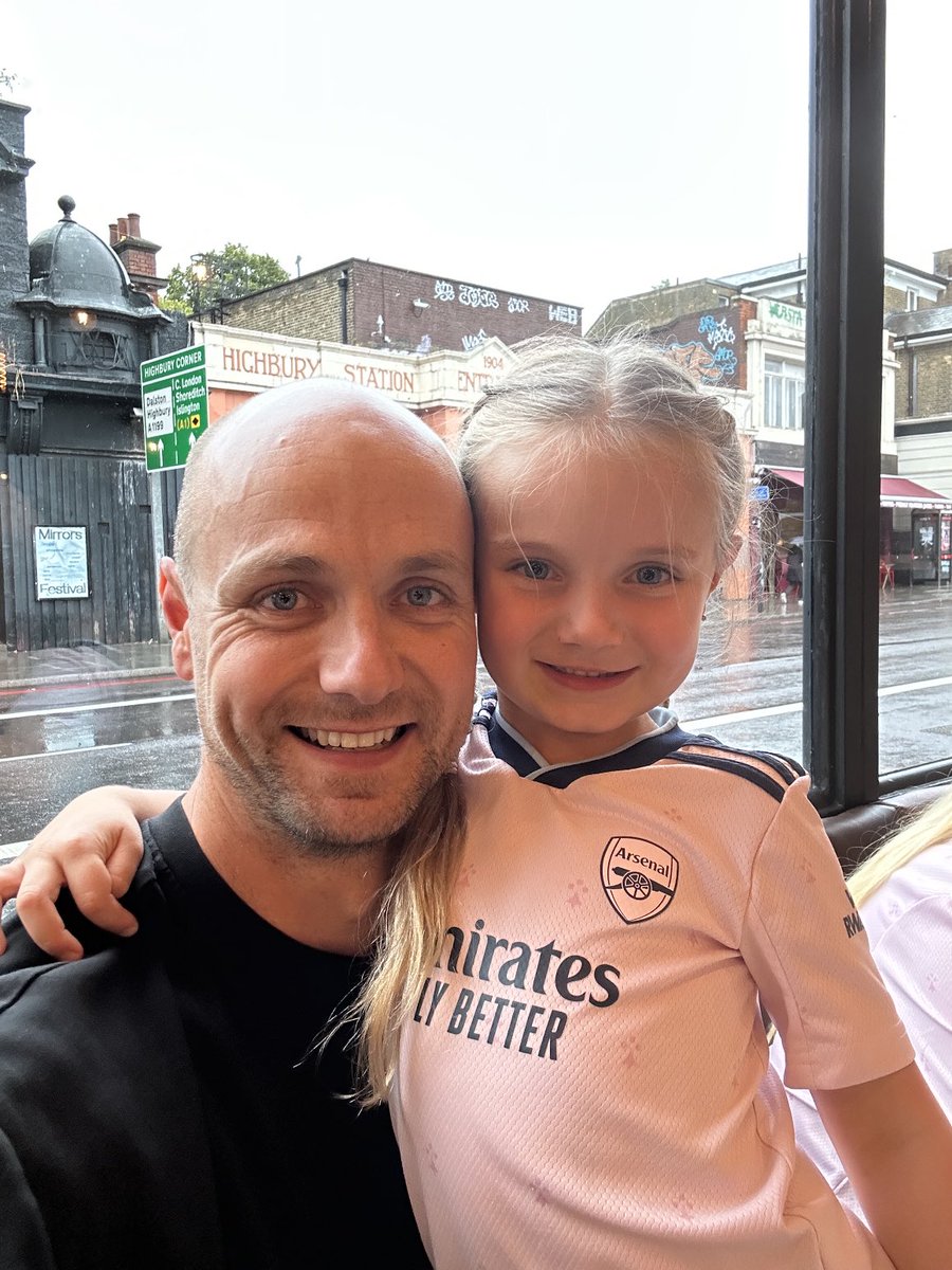 Arsenalmwshirts's tweet image. Absolutely buzzing for today! Taking my daughter to her first ever Arsenal game. #TheArsenal #firstgame
