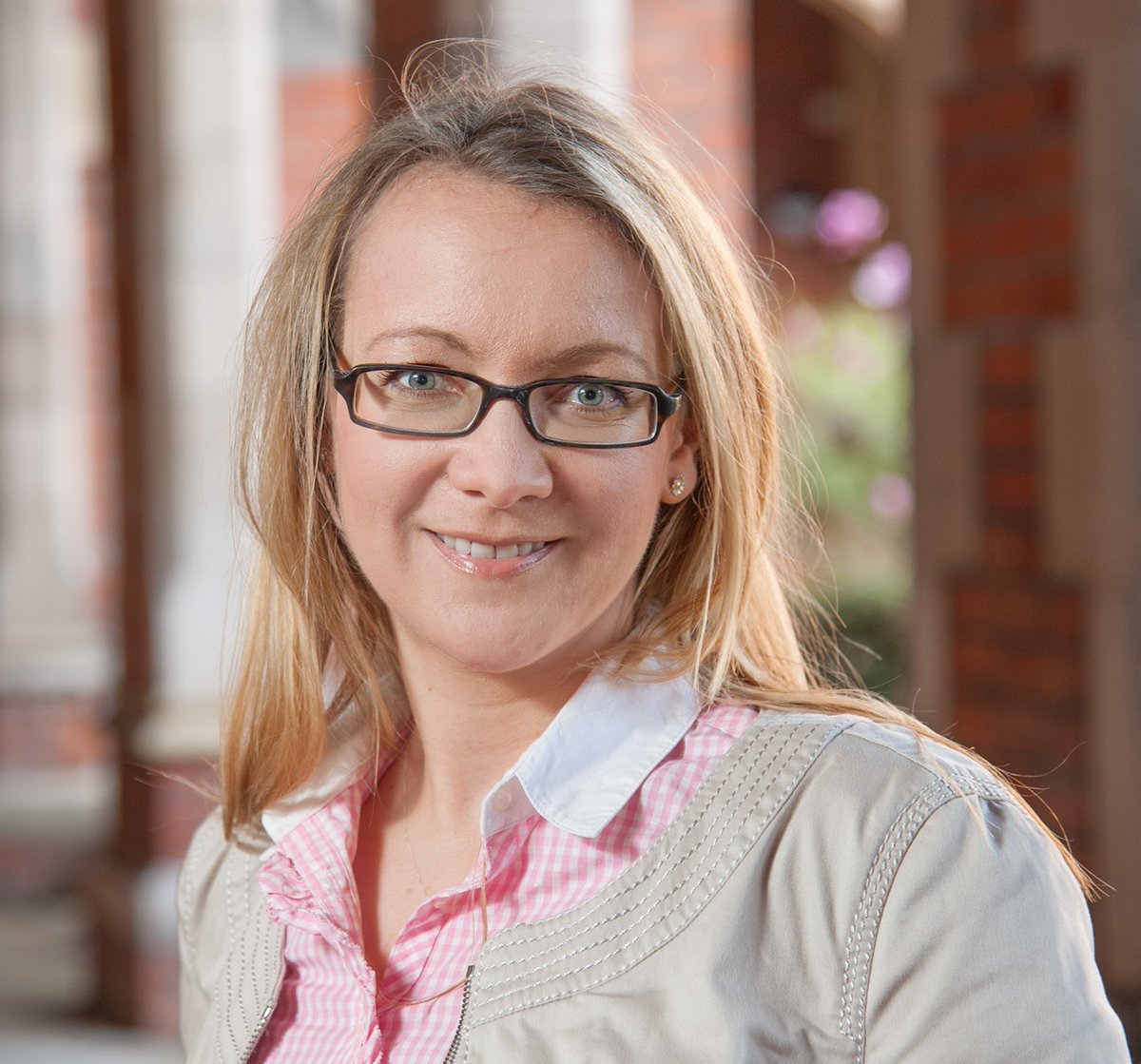 Neuroscience Ireland (@neuroscienceirl) on Twitter photo 🌟Speaker Spotlight NSI Meeting 2023 <a href="/RCSI_Irl/">RCSI</a> on 29th & 30th August: Dr Yvonne Dombrowski from <a href="/WWIEM_QUB/">Wellcome-Wolfson Institute Experimental Medicine</a> Queen's University Belfast will present her labs research 'Innate and adaptive immune mechanisms in myelin regeneration in the CNS' neuroscienceireland.com/events-F4UvB/2… 🧠🥼 🌟Speaker Spotlight NSI Meeting 2023 <a href="/RCSI_Irl/">RCSI</a> on 29th & 30th August: Dr Yvonne Dombrowski from <a href="/WWIEM_QUB/">Wellcome-Wolfson Institute Experimental Medicine</a> Queen's University Belfast will present her labs research 'Innate and adaptive immune mechanisms in myelin regeneration in the CNS' neuroscienceireland.com/events-F4UvB/2… 🧠🥼