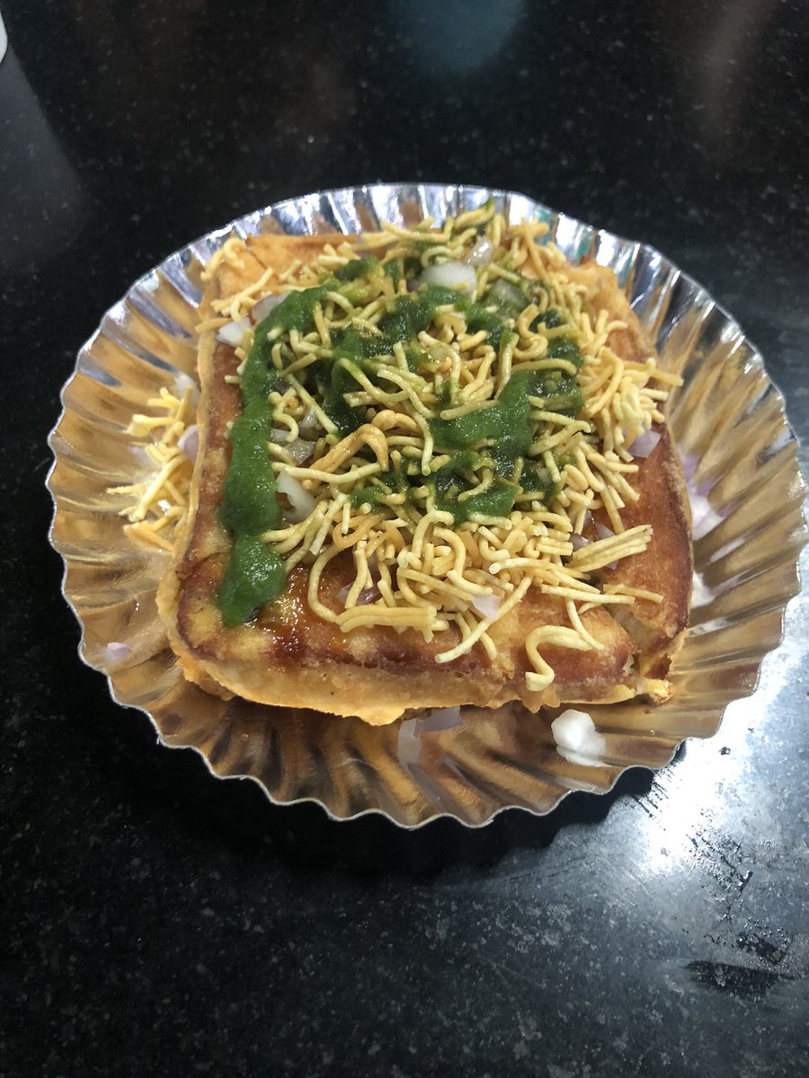 amarbarwe's tweet photo. A Wednesday evening with friends is what I always enjoy. Good food clubbed with Good conversations. #pune #friends #evening #eveningwithfriends https://t.co/ComoCP9jEf
