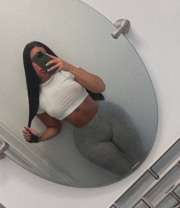 Good morning 😈 https://t.co/iKqXIgoBgP