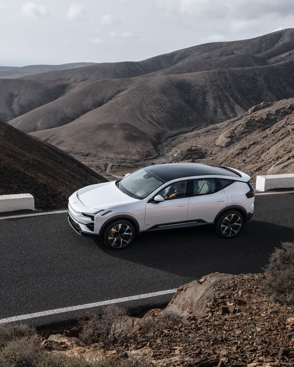 Two cars on the market. Both of them on <a href="/AutoExpress/">Auto Express</a>’s list of EVs with the longest range🏅 Read more: autoexpress.co.uk/best-cars-vans…