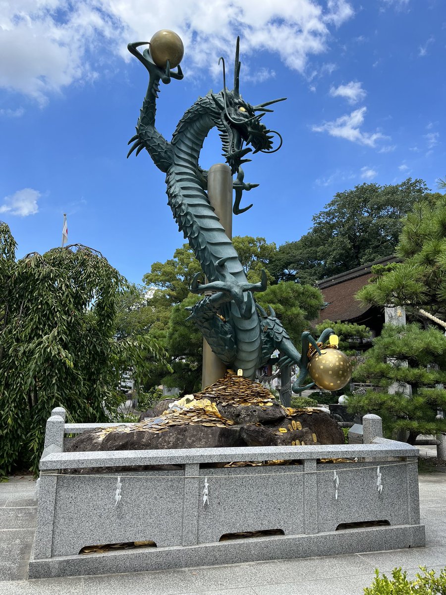 calbeeeeeee777's tweet photo. #田村神社
POWER💪を戴いてきました🎶
#香川県　#高松市
#龍神様
#七福神 https://t.co/8P3IjVZDle