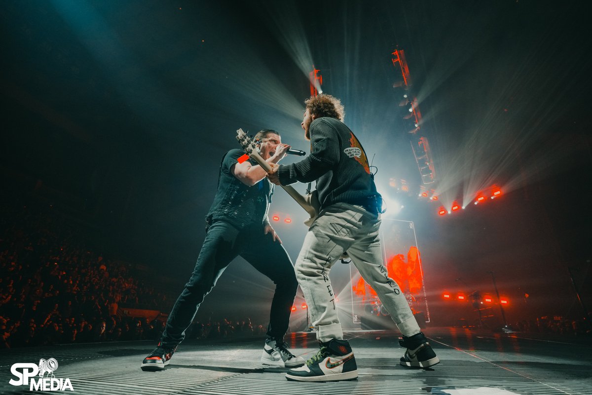 CCNBAmp's tweet photo. 🤘Don't miss @Shinedown with special guests @PapaRoach & @SpiritboxBand at @CCNBAmp #Simpsonville 9/26 on the #RevolutionsLiveTour! Tickets starting at $25 + tax!*🔥 Get yours here: https://t.co/ITdKREVILX
*While supplies last.
Photo Credit: Sanjay Parikh https://t.co/9PRcJeMP4K