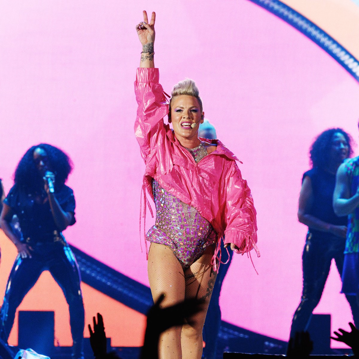 Do617's tweet photo. It was a party with @pink at @fenwaypark!
The singer-songwriter brought hits like Raise Your Glass, So What, and Just Give Me A Reason to Fenway for two electric, energetic nights of shows.
📸 by @StageLightPhoto
#do617 #summercarnival https://t.co/AUCLxs1bea