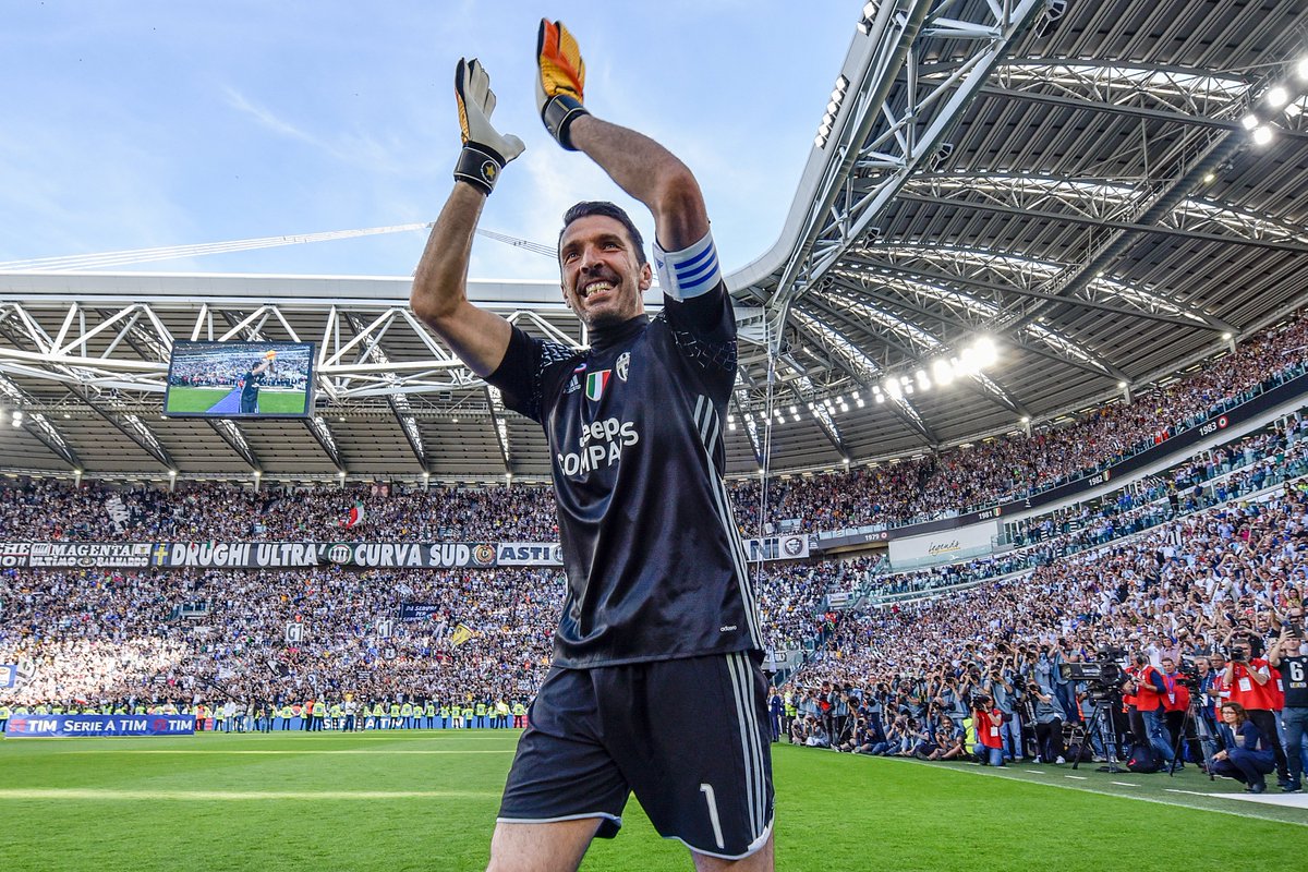 juventusfc's tweet photo. GIGI 🐐 https://t.co/ssHhOkBrBA