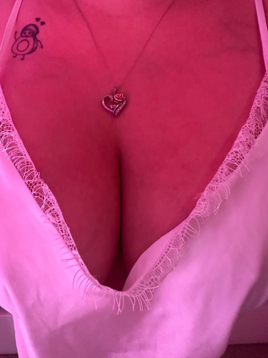 CurvyBiker92's tweet photo. @rickhead6969 @RichArtPromo2 @TanyaXxXMarie https://t.co/iFu5xP4Ibl https://t.co/DSTvqP1Msw