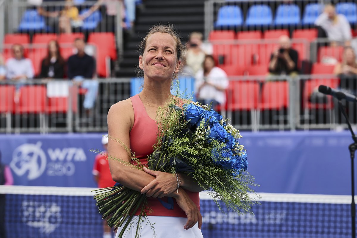 BARBORA STRYCOVA - Página 23 F2iECO0XYAExdSL?format=jpg&name=medium