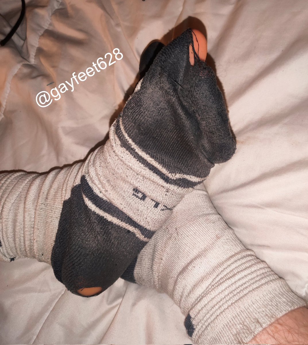 gayfeet628's tweet photo. Just sent out these rank, sweaty under armour socks. These socks couldn't handle my feet for very much longer. https://t.co/uT9VWY1Rn7
