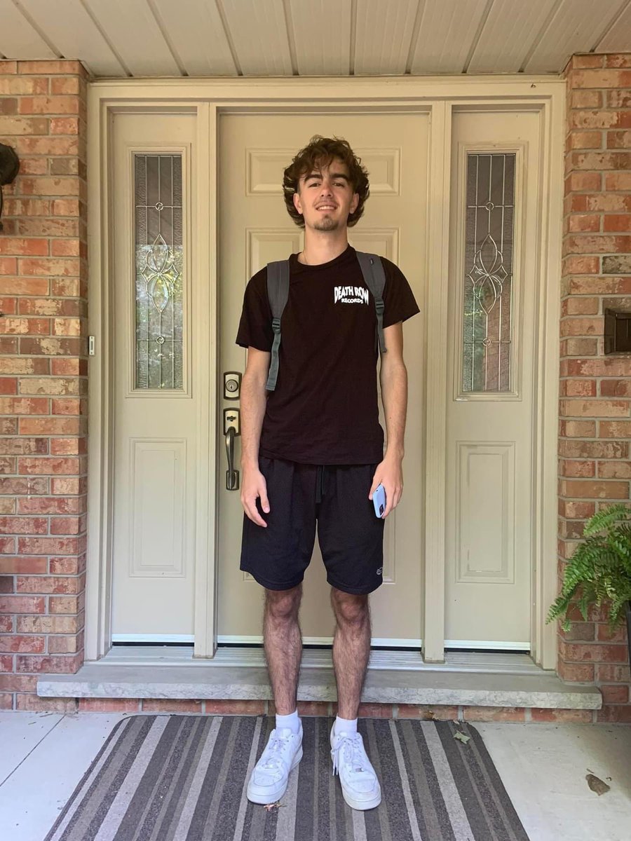 dumpuniac's tweet photo. Happy 19th Brody (Day late).  Way too fast. https://t.co/y8EbbhkaRM