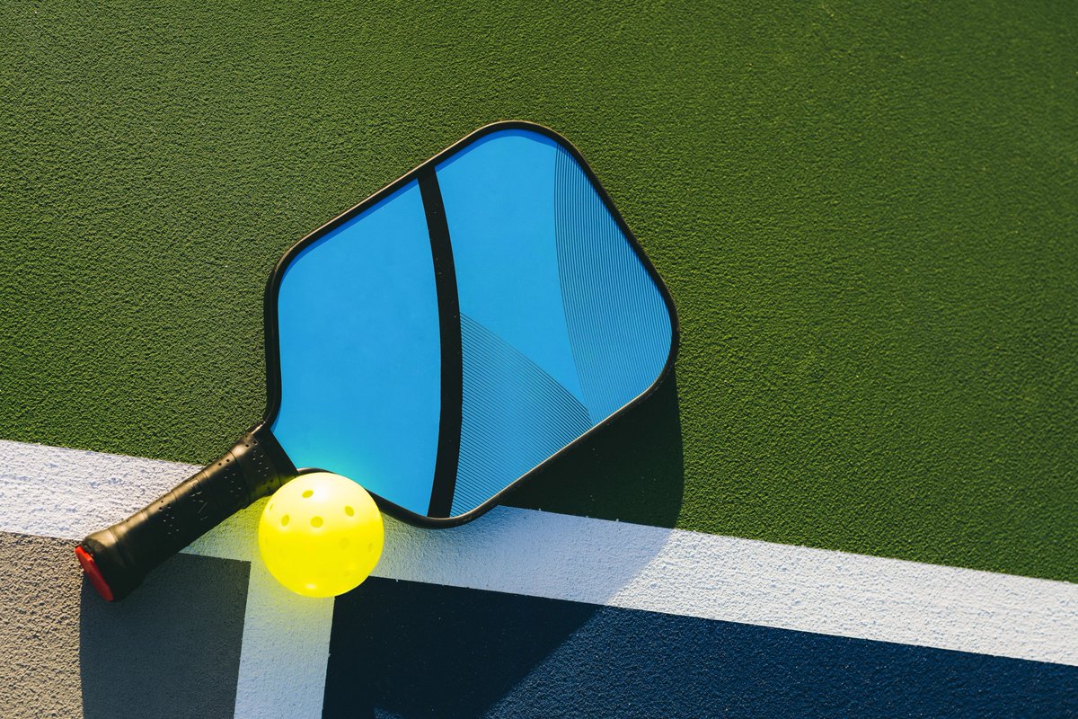 LifeClinicLife's tweet photo. #Pickleball is the fastest growing sport in America. Because of this, injury rates in Pickleball are on the rise. 

At #LifeClinic, we can help limit the likelihood of injuries developing &amp; occurring. 

Schedule an appt with us to learn about pickleball injury prevention. https://t.co/pX4uotygGU