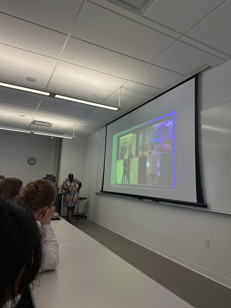 myTAPHEALTH's tweet photo. #TapHealth students learned so much about mental health careers at @UCAlliedHealth. Thank you so much to Dr. Ebony Speakes-Hall of UC’s College of Social work and other speakers for such a great panel and event! https://t.co/DpUCYWl7z5