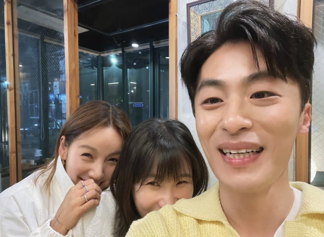 제발,이거너무

              영어쌤                  사탐쌤                문학쌤
같음