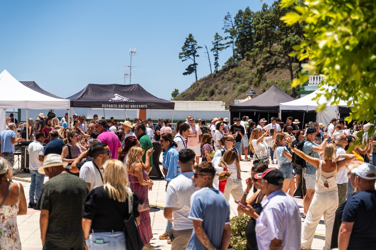 ElTimeLaPalma's tweet photo. La Feria del Vino de Fuencaliente recauda más de 2.600 euros para las bodegas afectadas por el pasado incendio 
#lapalma #fuencaliente #ifpuntagorda #iftijarafe

https://t.co/h8gZDYMejy https://t.co/fAx8dZ3NuX