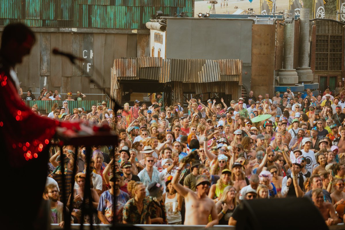 WARNING! 🚨

Every year we get reports of people who have been let down by third-party sellers and scammers.

We're not affiliated with any third-party sellers. We can only guarantee entry to those who have purchased tickets from Kaboodle ✨

boomtownfair.co.uk/tickets/