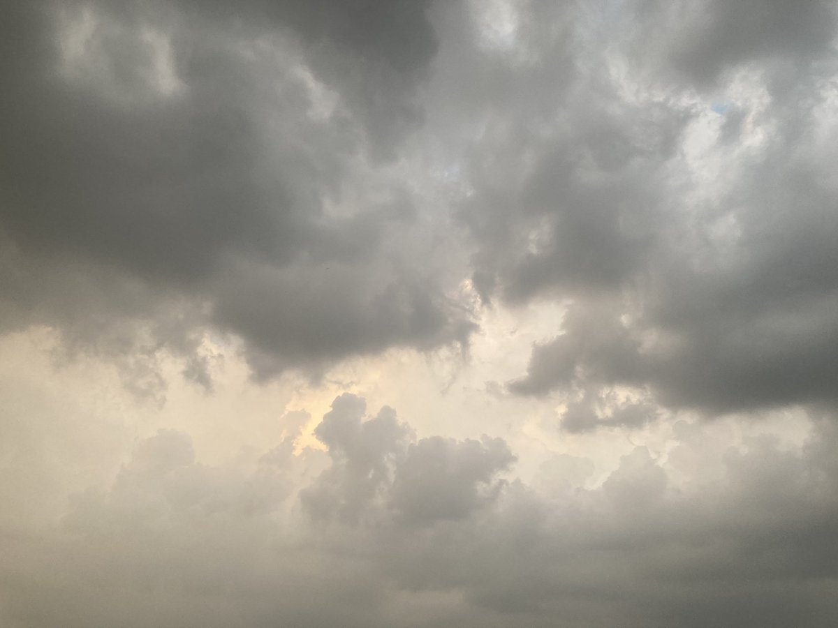 Mehran_Ahmad_'s tweet photo. There is peace in the emptiness of the sky. https://t.co/onWgH209dd