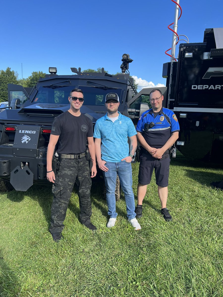 ax593y's tweet photo. Touch a Truck was a success!! Thank you to What The Truck for having us!! Also a shoutout to @UticaPolice and @OneidaCoSheriff  you guys are awesome!! https://t.co/63PhsBsTCB