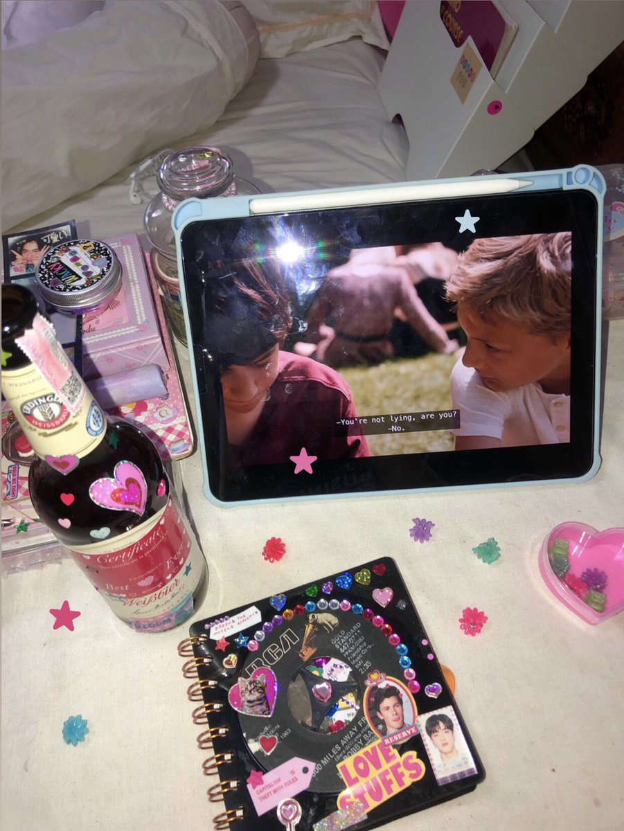oliviaflowerr's tweet photo. Movie night 🎬💌 https://t.co/rJQDbMVdNW