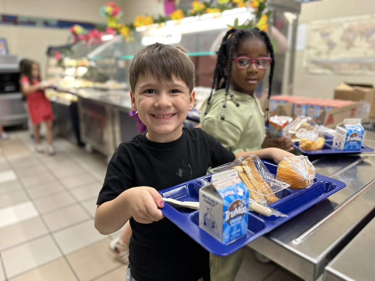 Our Knights have been in school for a full week, & cafe lunch routines are working like a charm! Did you know: One serving of milk has 13 essential nutrients, including 25% of a kid’s daily value of calcium & adds about 1000% fun! #MadeWithSchoolLunch @INDairy @FUTP60 #WeAreWayne