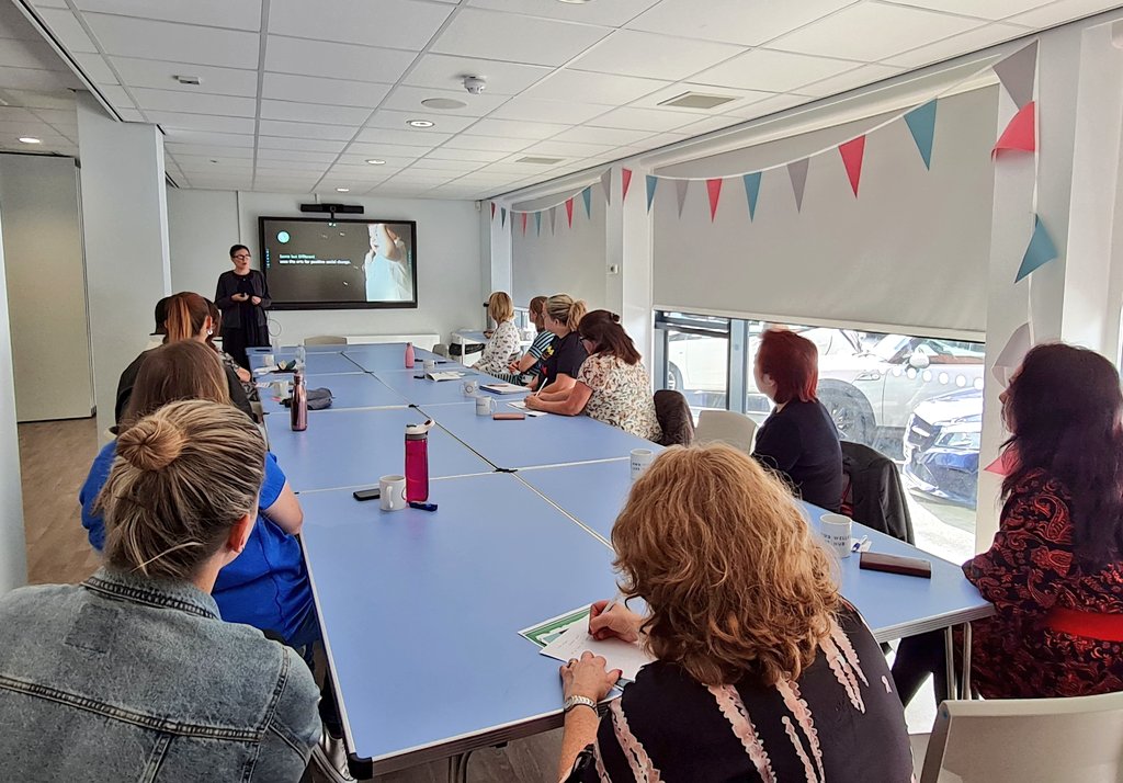 Many thanks to Ceri & Claire @SBDRareProject for joining us at today's Wrexham #Genomics Cafe - such a powerful talk from Ceri about their creative approaches to highlight #rarediseases - look forward to collaborating with you again soon 🧬 @ResearchWales