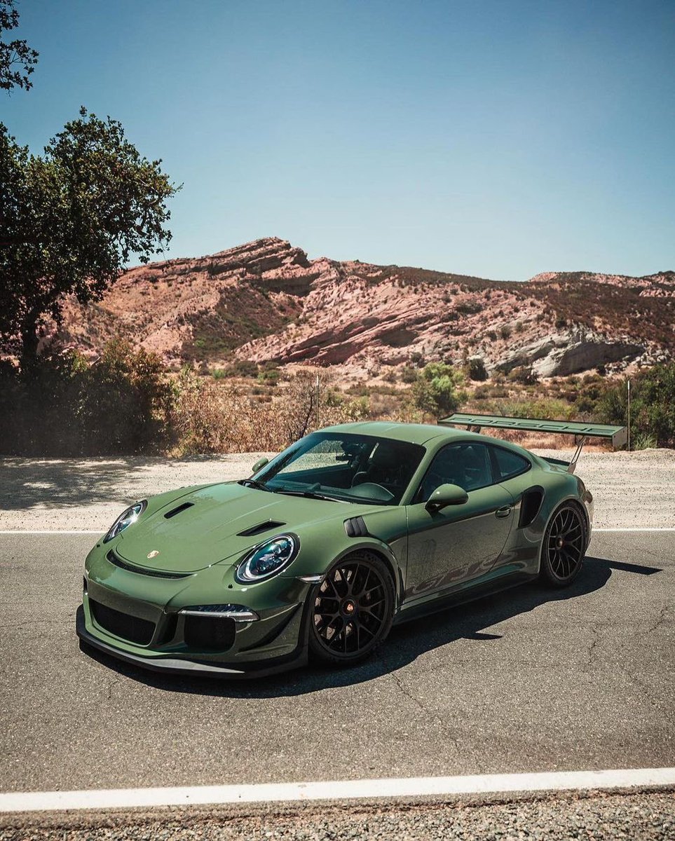 motorforms's tweet photo. That color >> https://t.co/ZmN4csL4qy