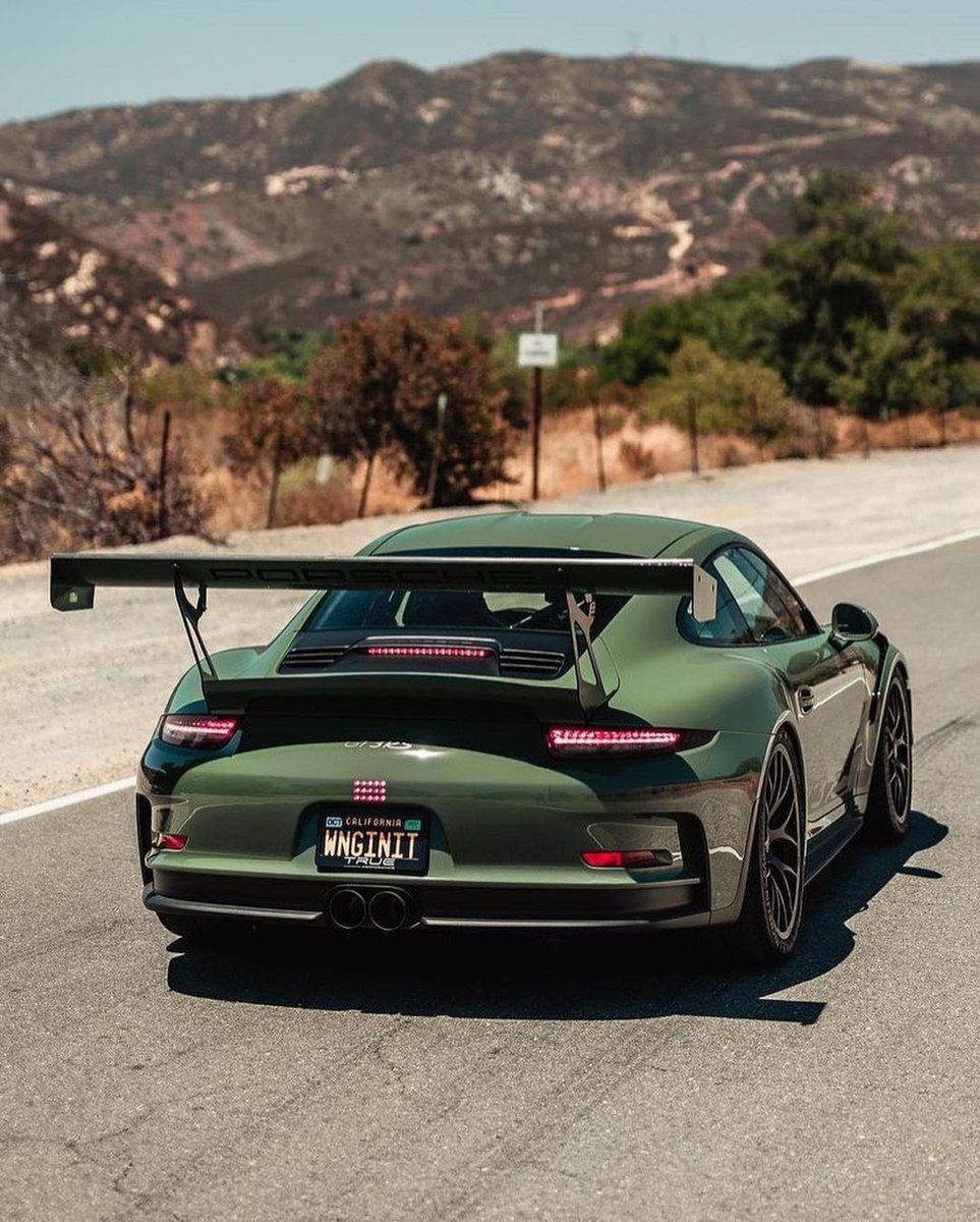 motorforms's tweet photo. That color >> https://t.co/ZmN4csL4qy