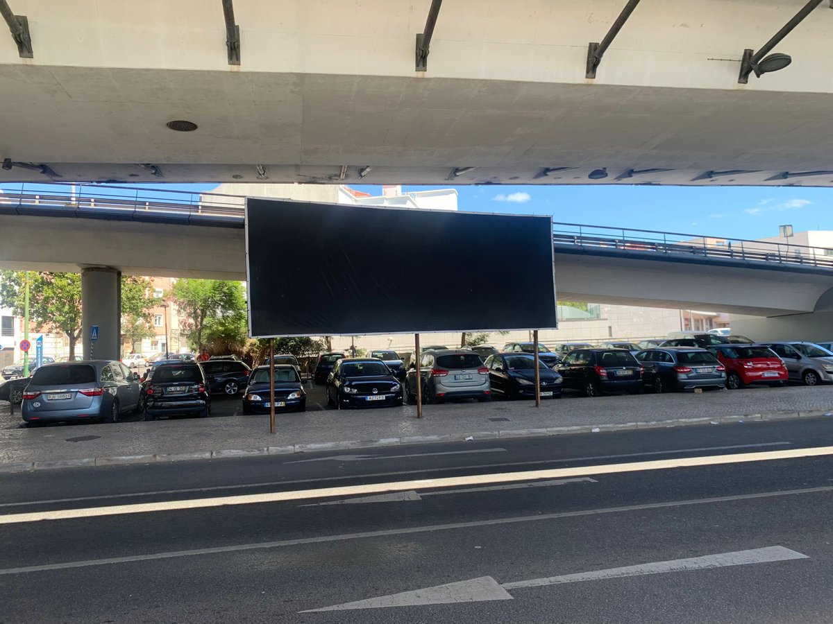 Isto tem um nome: censura. Um atentado à liberdade de expressão.