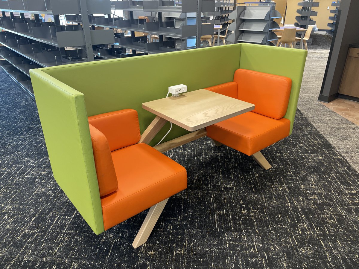 li_tx's tweet photo. Ssh 🤫Sneak Peak 👀 New Braunfels Westside Community Center Library #libraryinteriorsoftexas #texaslibraries #modernlibraries #familyspace #communitycenter https://t.co/2qqsmEWE0W