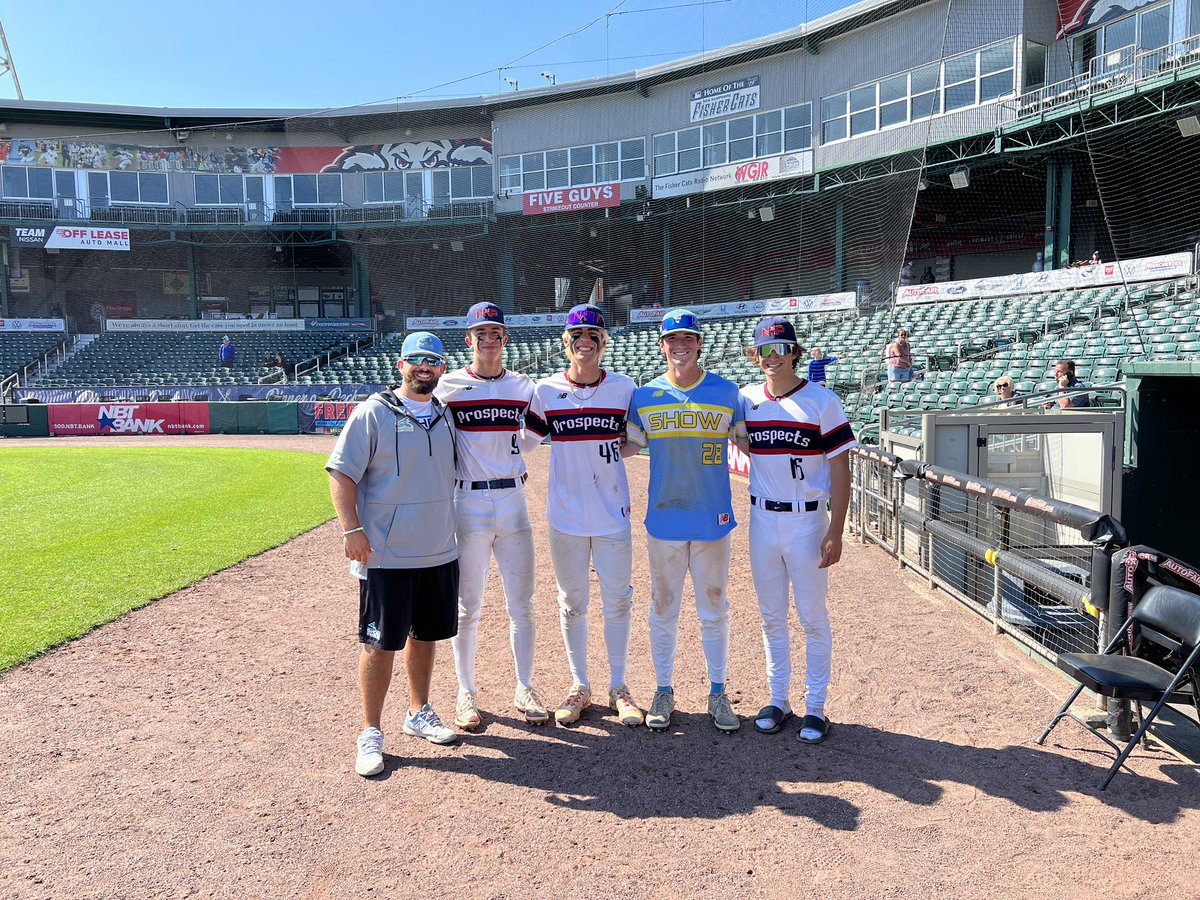 Fun morning competing against some of the NATION DUDE! Might be in different colors but <a href="/NHTeamBlack/">NHTeamBlack™</a> brings em together! This what #thenation is all about 🏴‍☠️🏴‍☠️<a href="/willperkowski19/">Will Perkowski</a> <a href="/Michael_Crow12/">Michael Crowley</a> <a href="/RyStrand_9/">Ryan Strand</a>