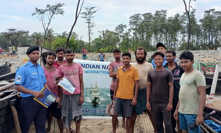 As part of Operational Outreach under Coastal Security, #INSNetajiSubhas under the aegis of Naval Officer-in-Charge (West Bengal) conducted Community Interaction Programs (CIPs) at three Fishing Villages of Junput, Ramnagar and Mandarmani on 28, 30 and 31 Jul 23 respectively