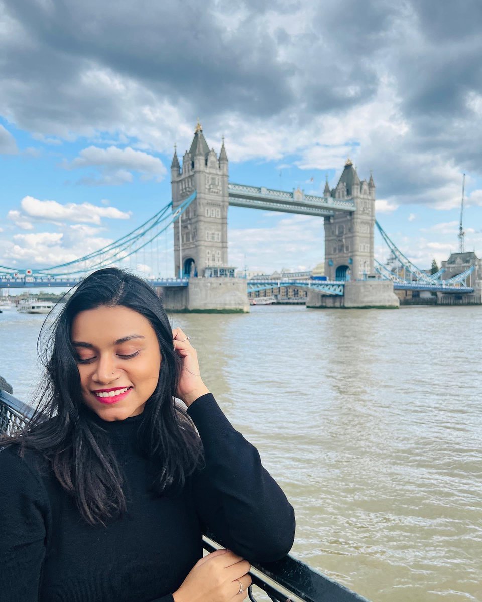 The sky, the bridge, the river & me!

#towerbridge #london #lovelyweather #travelwithahmareen #londoncity #londonfood #love #life #ahmareenanjum