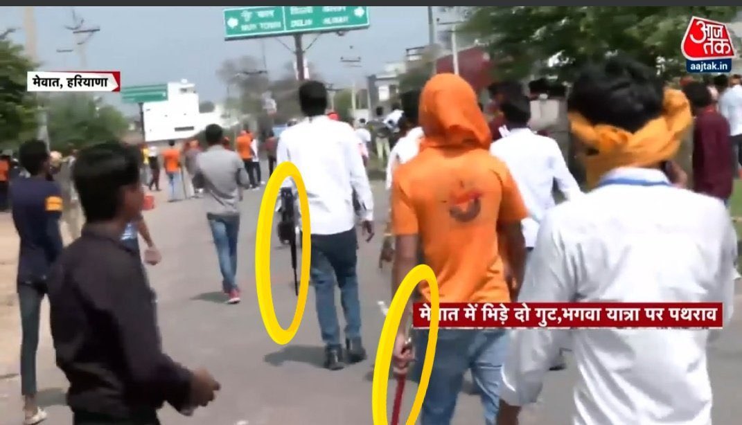Habeebinamdar's tweet photo. Muslim Orgs are banned &amp; Activists are arrested for years on mere suspicion.

While Hindutva orgs are operating freely carrying automatic guns,burning Masjids &amp; killing Muslims.

Every Institution is complicit in crimes committed against Indian Muslims.
#IndianMuslimsUnderAttack https://t.co/fhpGMNtoVu