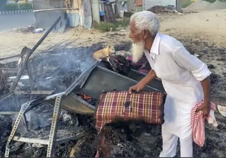Habeebinamdar's tweet photo. Muslim Orgs are banned &amp; Activists are arrested for years on mere suspicion.

While Hindutva orgs are operating freely carrying automatic guns,burning Masjids &amp; killing Muslims.

Every Institution is complicit in crimes committed against Indian Muslims.
#IndianMuslimsUnderAttack https://t.co/fhpGMNtoVu