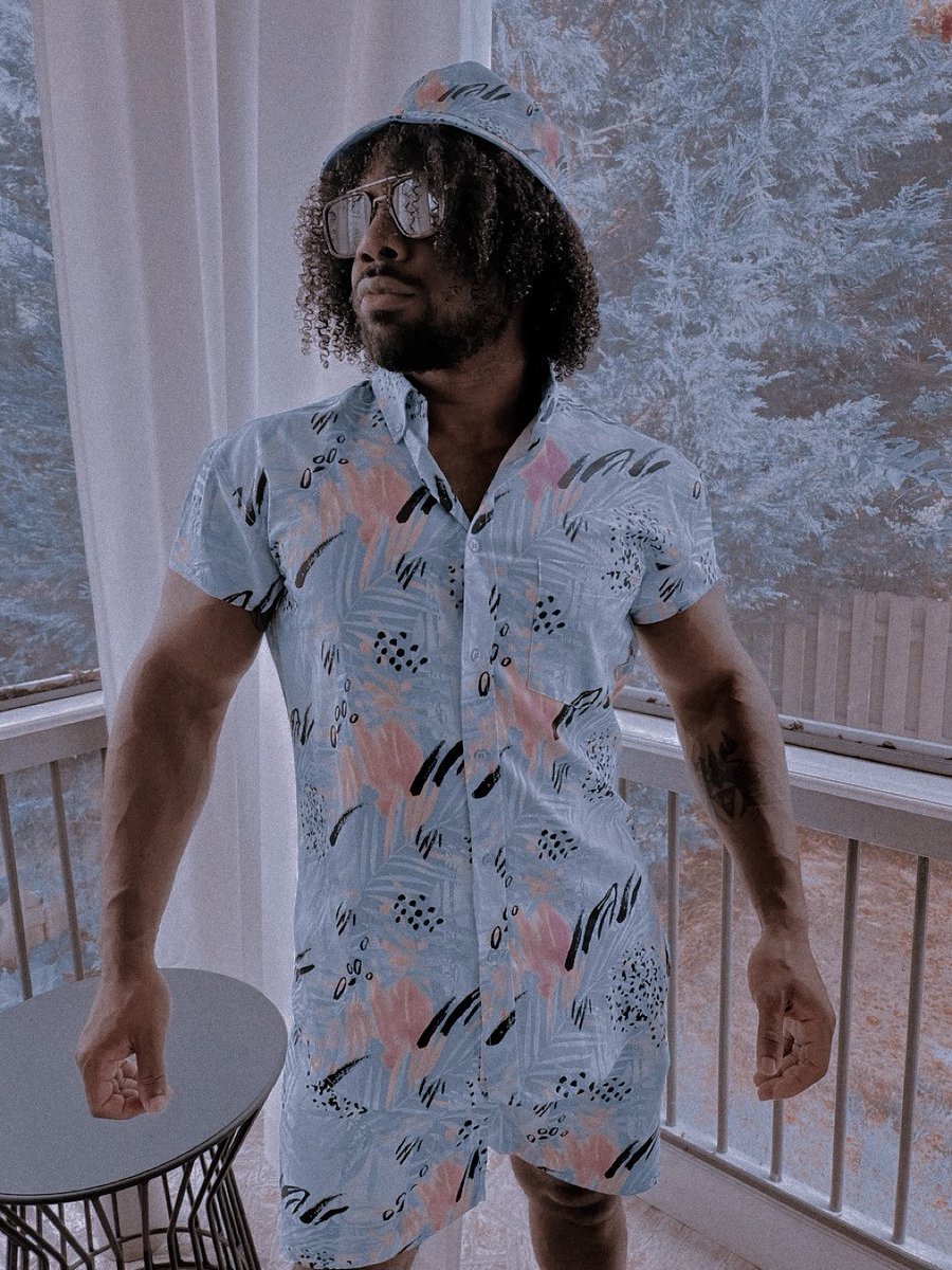 GainHostStatus's tweet photo. what are y’all rating barbie?
no spoilers, 
but i happen to know a ken,
if you know any tens. .
you can find me at the beach. https://t.co/f98zWZ1zCY