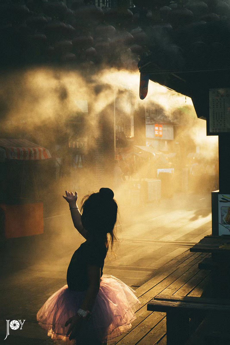 Joy_X_714's tweet photo. #sony #camera #documentary #documentaryphotography #streetsnap #china #color #life  #people #sunshine https://t.co/V31NZ1NvRj