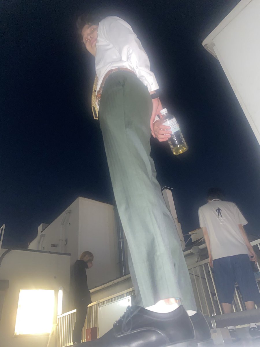 kyon_lalala's tweet photo. エボルブ
☟
YOIYOSE

ありがとうございました。

終演後リサリサの庭稲葉さんを見つけたのでカメラを向けたら、満更でもない感じで「やめてぇ」と言いながら画角に入ってきました。

風戸さんは足が長い。足も長い。足こそ長い。足腰長い。 https://t.co/8BAJMumlyb