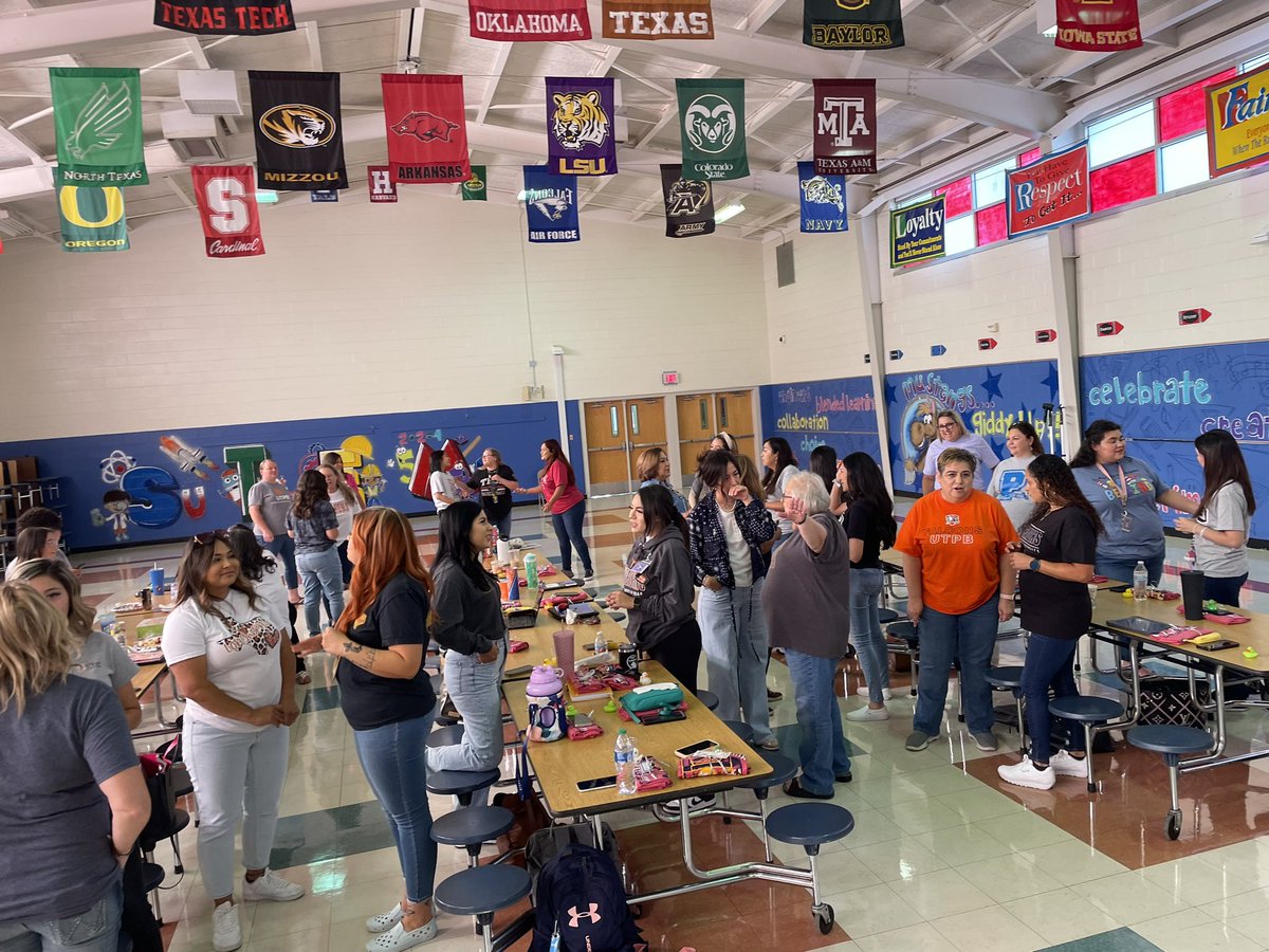 Just like that they’re back!! The <a href="/PeaseMustangs/">Pease Elementary</a> family back together again to make an #impact this school year. 2023-2024 is about the be the best one yet ! 🥳🙌🏻 <a href="/BraddockKaitlyn/">Kaitlyn Donner</a> <a href="/evelyninfnt/">Evelyn Frausto Infante</a> <a href="/breanagcruz/">𝙱𝚁𝙴𝙰𝙽𝙰 𝙲𝚁𝚄𝚉 𝙲𝙰𝚂𝚃𝙸𝙻𝙻𝙾</a>