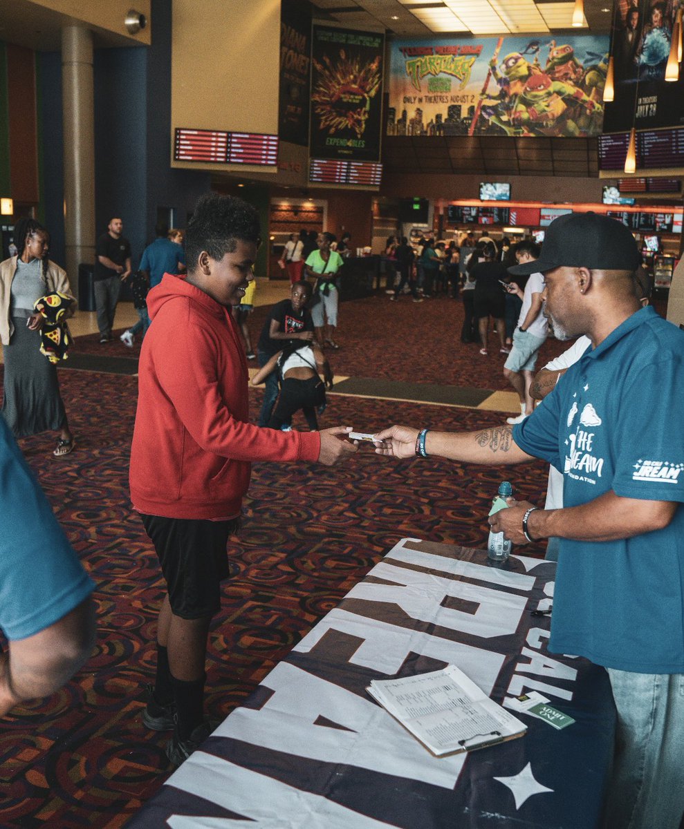 TheJreamFound's tweet image. What a night to remember 🍿!! Extremely grateful for @nickelodeon and @paramountpics for inviting our Jream Foundation youth programs to an advanced screening of the @TMNTMovie. Experience the #MutantMayhem with your family as the movie opens everywhere today🎬!!