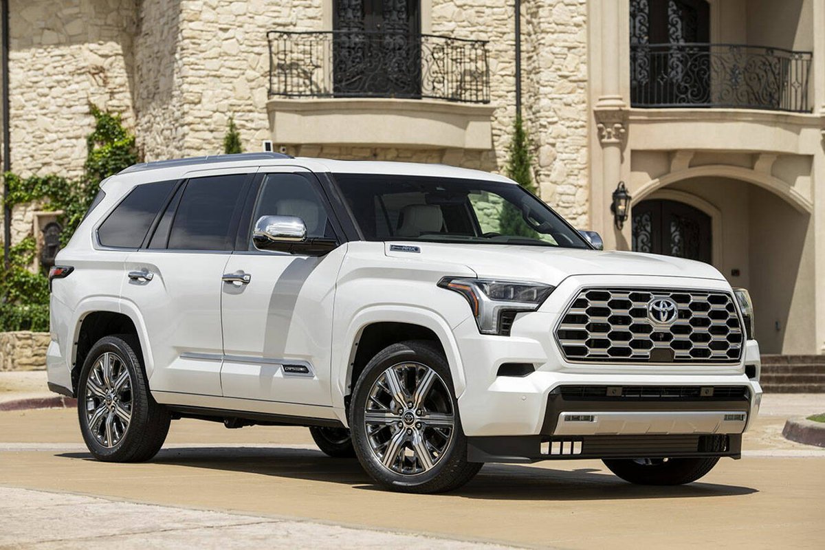 GuyDealership's tweet photo. Toyota Sequoia prices have gone parabolic 📈

Up by *20%* to $80,128 from $66,894 in 2022.

Here's the craziest part: Consumers DGAF.

The Sequoia saw more sales growth in Q2 than *any other* Toyota out there.

We deserve an asteroid.

(Data via Cox Auto) https://t.co/h6PWTI7lXo