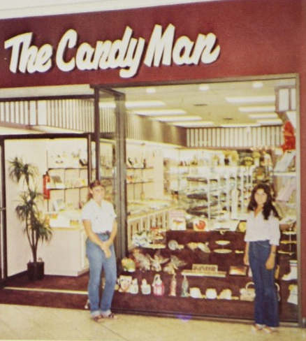 CityofAltamonte's tweet photo. The #AltamonteMall turns 49 today! The mall opened in August 1974 and was the second largest tourist attraction in Central Florida at the time, behind Walt Disney World. Check out these throwback pictures from the 1980s. (📷: @Radically_Retro) #LiveAltamonte @AltamonteMall https://t.co/K1Tma1vnbI