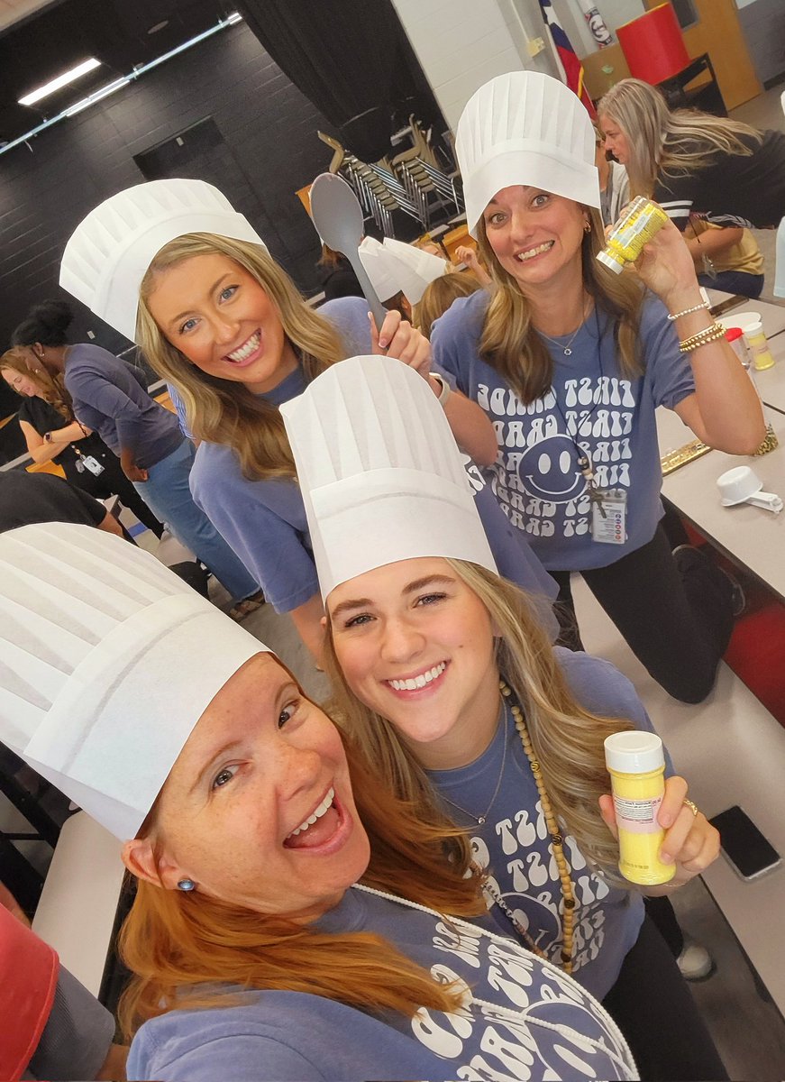 freeze_rebecca's tweet image. All the ingredients needed for a GOLDEN year! #firstgrademagic #weareAPHE @rockwallschools