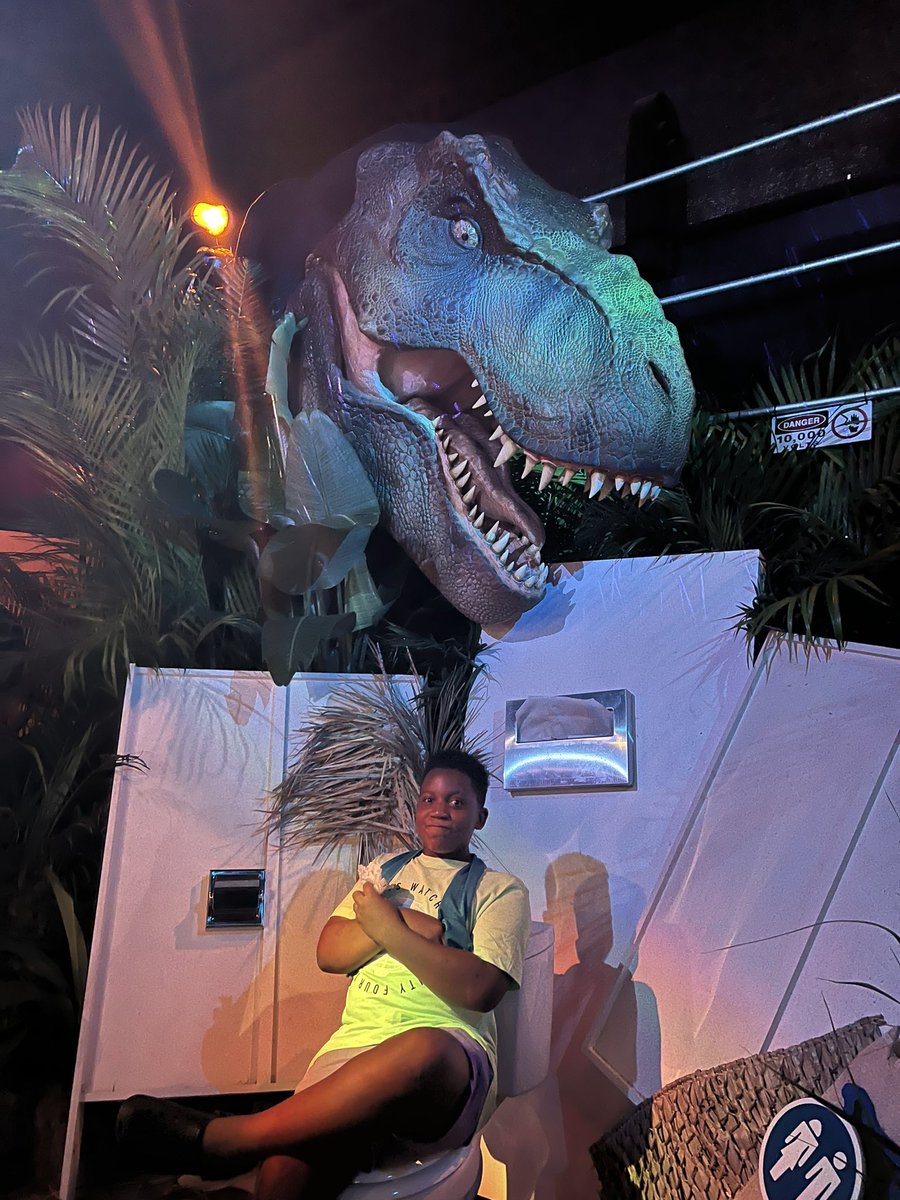 soumise227's tweet photo. I’m beyond excited that my Godson/Nephew had an amazing time @UniversalORL, and that he’s almost as obsessed as me! 😂 Can’t wait for him and @PhillyPrince95 to hang out with me in December! 💙💙💙 #TimeToPlan #MyFirstGrinchmasAtUniversal https://t.co/Ml9vYt99Bo