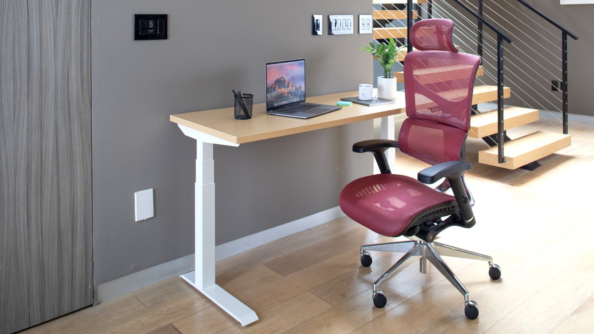 officechairsnow's tweet photo. 🔥 Ignite inspiration with the X2 K-Sport Mesh Management Chair in red. Stay refreshed and motivated with its breathable mesh fabric, making work a breeze!  Save up to $300 during our Summer's (Almost) Over Sale:
https://t.co/F8iywXOFXQ
#Sale #Summer #Mesh #Red #OfficeChair #Ergonomic