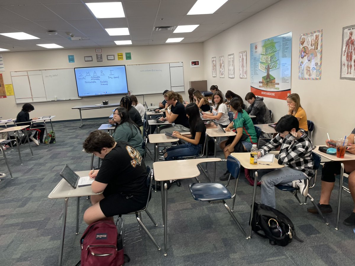 DrFinchDVUSD's tweet photo. The Deer Valley #Skyhawks @DVHSSkyhawks @DVUSD are having a great first week. https://t.co/4PGer5uPFi