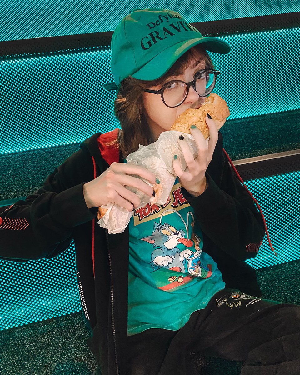 lumyng's tweet photo. esquece o pix e pede logo um Super Bacon do @SubwayBrasil que tá INSANO! peça e prepare-se para o suspense: é cremoso ou crocante? diz aí pra mim 😎
#FrangoSuperBacon #SuperBacon #BaconLovers #publi https://t.co/8kNxyHWXJj