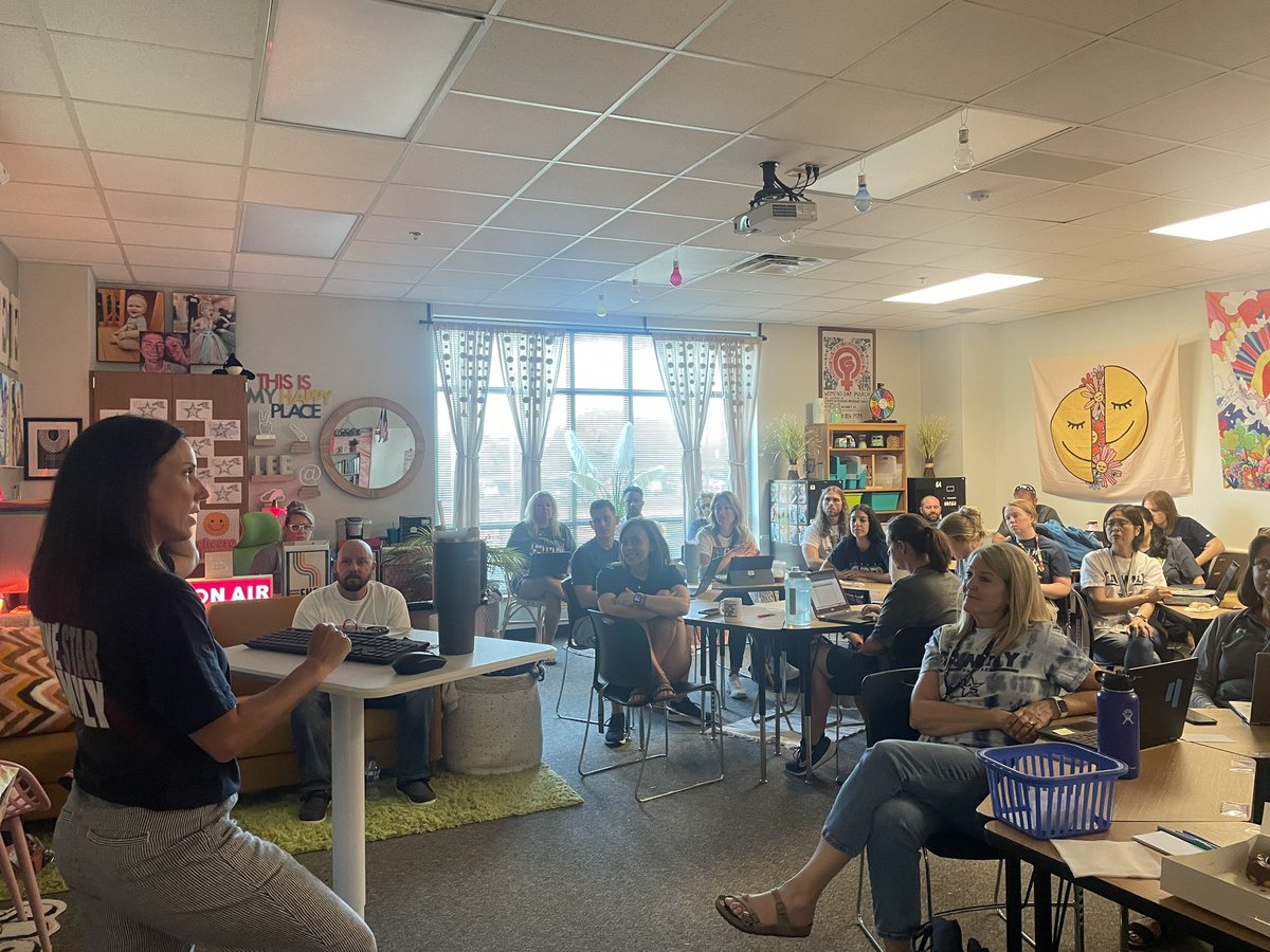 MeganTheBruce's tweet photo. Dear Abby with @Ms_Cole_TheAP was packed today!! So thankful for an Associate who takes time to talk to our staff and supports us all! Great job, Mrs. Cole!! #RangerCON @LSHSRangers @Ms_Cole_TheAP @Keith_Tolleson https://t.co/cj9kN8lYwc