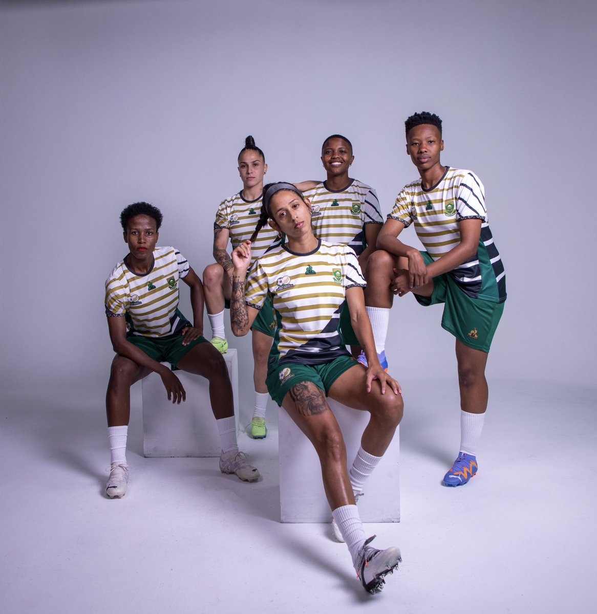 iDiskiTimes's tweet photo. 🇿🇦𝗚𝗜𝗩𝗘-𝗔𝗪𝗔𝗬

To celebrate Banyana's historical #FIFAWWC win and making the last 16, @iDiskiTimes teamed up with @LeCoqSportif_SA to give away 1 heritage kit.

To enter:
1️⃣𝗥𝗧 this tweet
2️⃣Follow both on Twitter
3️⃣𝗤𝗧 with your favourite Banyana player, tag #LeCoqXiDiski https://t.co/LxEYBq8aaw